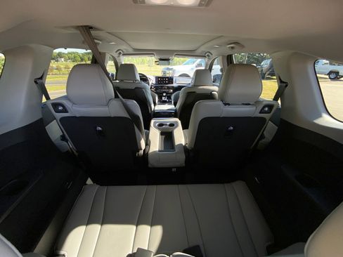 Used 2026 Acura MDX w/ Technology Package FWD image 33