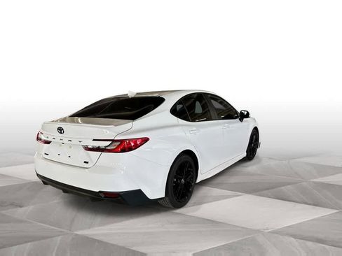 Used 2025 Toyota Camry SE FWD image 8