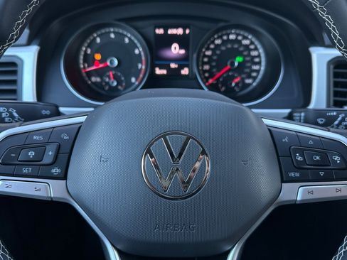 Used 2021 Volkswagen Atlas SE w/ Towing Package image 25