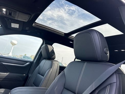 New 2026 GMC Acadia Elevation w/ Elevation Premium Package AWD/4WD image 28