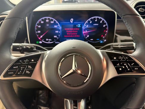 Used 2026 Mercedes-Benz GLC 300 image 22