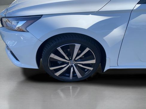 Used 2021 Nissan Altima 2.5 SR w/ SR Premium Package image 46