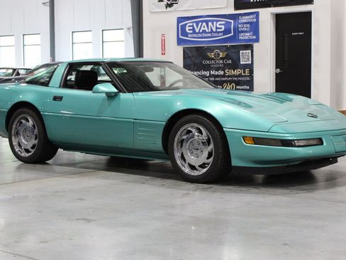 Used 1991 Chevrolet Corvette Coupe RWD image 35