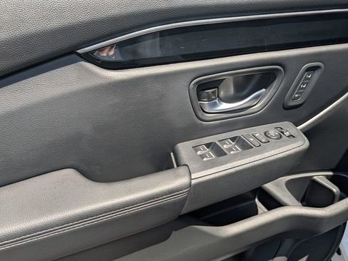 Used 2025 Honda Pilot EX-L image 60