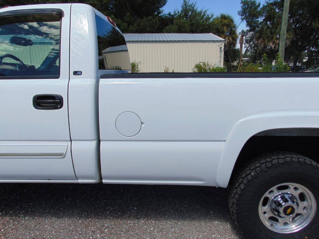 Used 2004 Chevrolet Silverado 2500 LS w/ Snow Plow Prep Package AWD/4WD image 4
