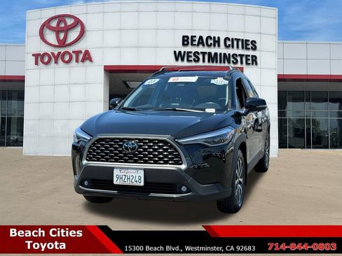 Certified 2023 Toyota Corolla Cross XLE w/ Convenience Package FWD image 5