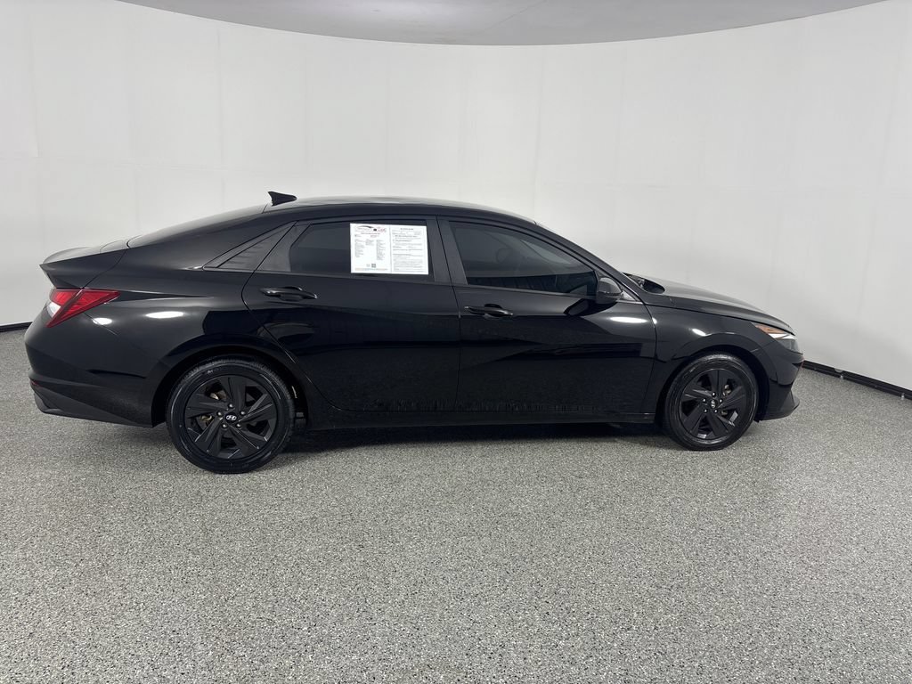Used 2023 Hyundai Elantra SEL w/ Cargo Package FWD image 8
