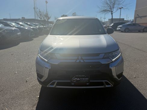 Used 2020 Mitsubishi Outlander ES image 4
