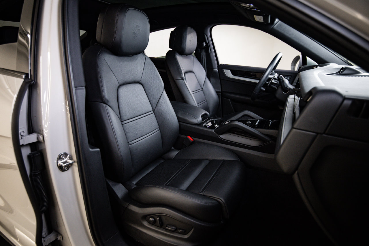 Certified 2026 Porsche Cayenne Coupe AWD/4WD image 29