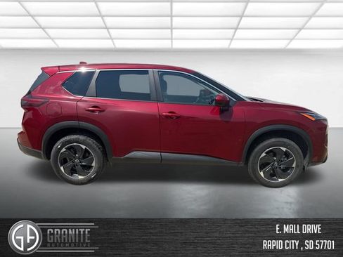 Used 2025 Nissan Rogue SV AWD/4WD image 6