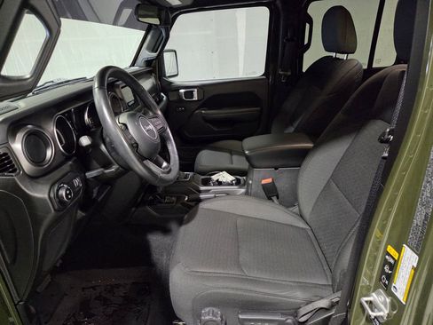 Used 2023 Jeep Gladiator Willys image 10