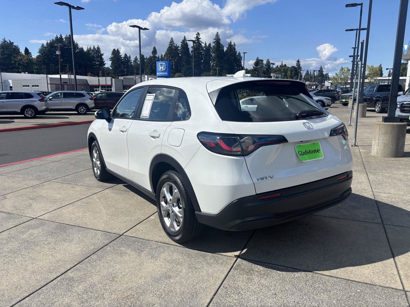 Used 2025 Honda HR-V LX image 3