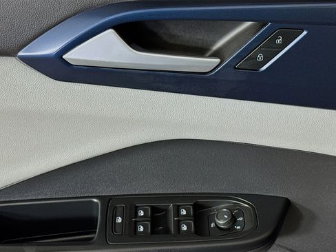 Used 2022 Volkswagen Taos SE image 23