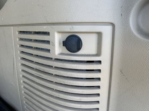 Used 2013 GMC Yukon XL Denali image 11