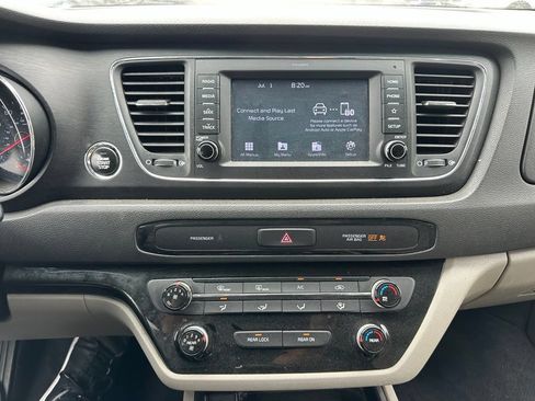 Used 2019 Kia Sedona EX FWD image 13