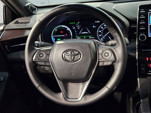 Used 2022 Toyota Avalon Limited image 27