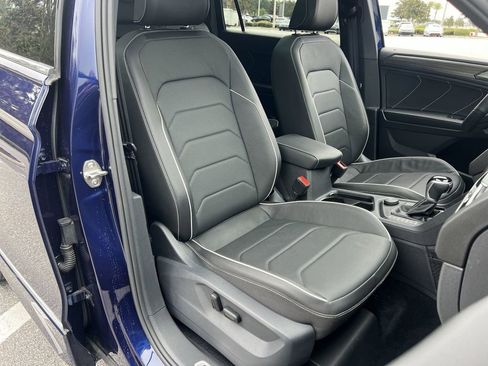Certified 2022 Volkswagen Tiguan SEL R-Line image 25