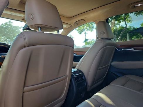 Used 2019 Cadillac XT5 Platinum image 37