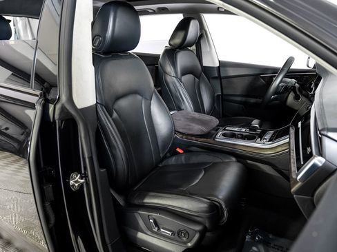 Used 2019 Audi Q8 Prestige w/ Luxury Package AWD/4WD image 38