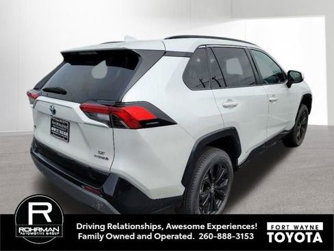 Used 2023 Toyota RAV4 SE AWD/4WD image 3