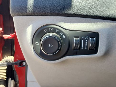 Used 2017 Jeep Compass Limited image 27