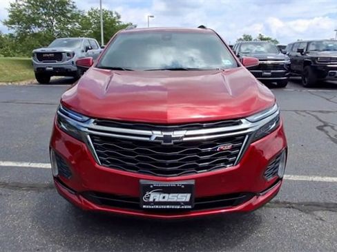 Certified 2022 Chevrolet Equinox RS w/ Infotainment Package image 3