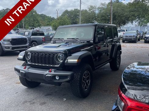 Used 2025 Jeep Wrangler Unlimited Rubicon w/ Convenience Group AWD/4WD image 1