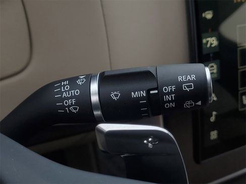 Used 2024 Land Rover Range Rover SE image 15