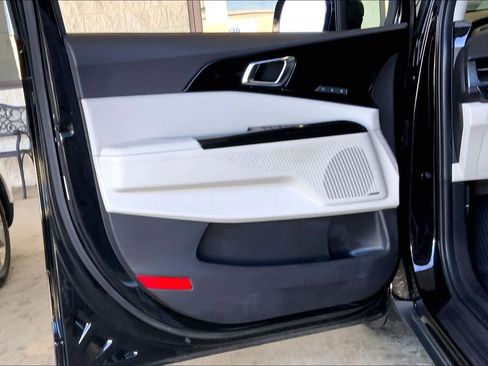 Used 2022 Kia Carnival SX Prestige image 21