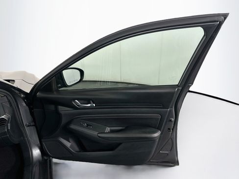 Used 2020 Nissan Altima 2.5 S FWD image 29
