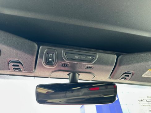 Used 2019 Jeep Wrangler Unlimited Sahara image 21