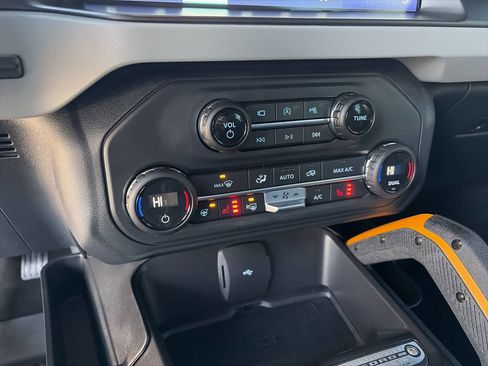 Used 2021 Ford Bronco Badlands image 35