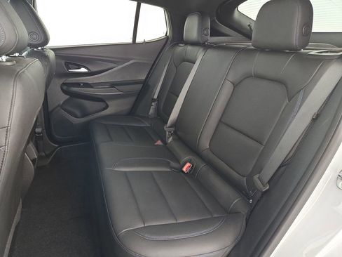 Used 2025 Buick Envista Sport Touring image 29