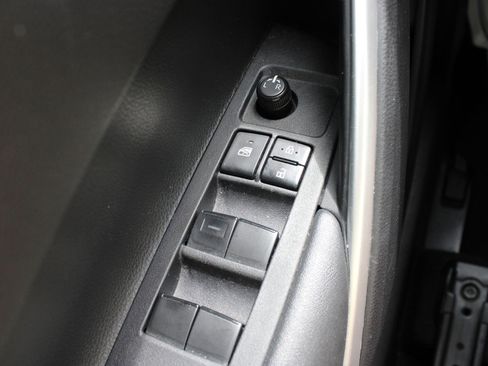 Used 2023 Toyota Corolla Cross LE image 19