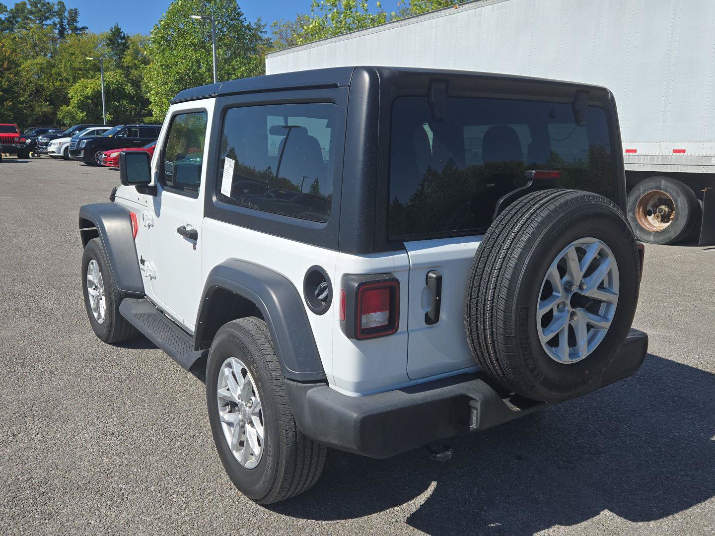 Used 2023 Jeep Wrangler Sport AWD/4WD image 5