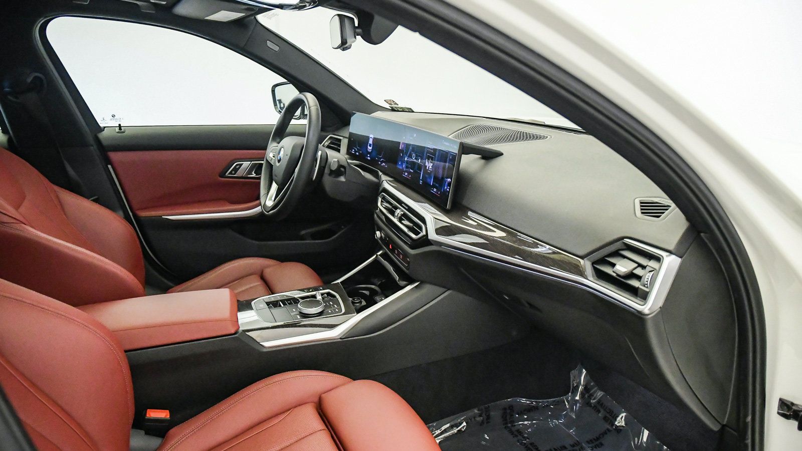 Certified 2023 BMW 330i Sedan w/ Convenience Package RWD image 16