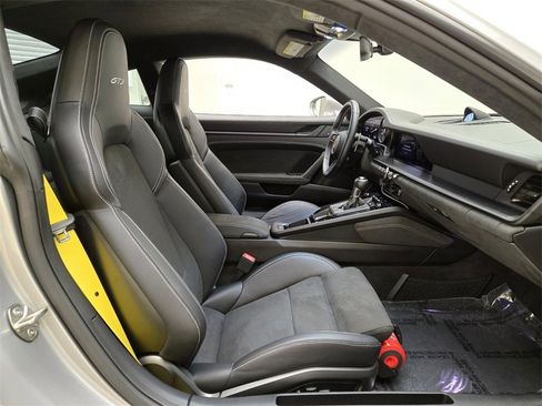 Used 2022 Porsche 911 GT3 image 22