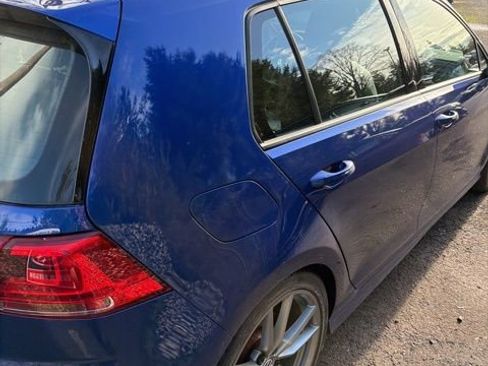 Used 2017 Volkswagen Golf R 4-Door image 23