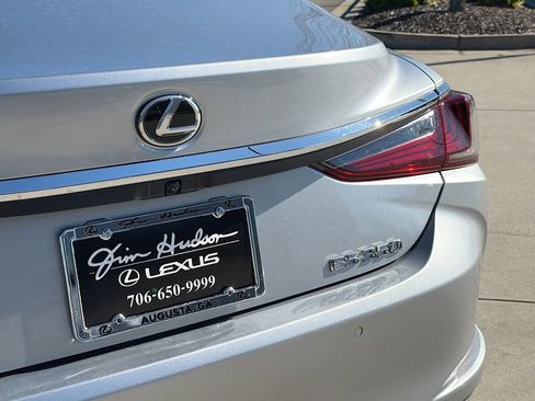 Used 2023 Lexus ES 350 w/ Premium Package image 10