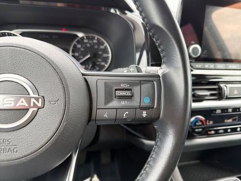 Used 2024 Nissan Pathfinder SV AWD/4WD image 15