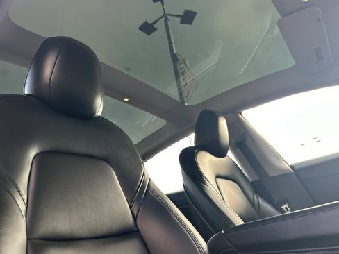 Used 2021 Tesla Model 3 Standard Range Plus image 13