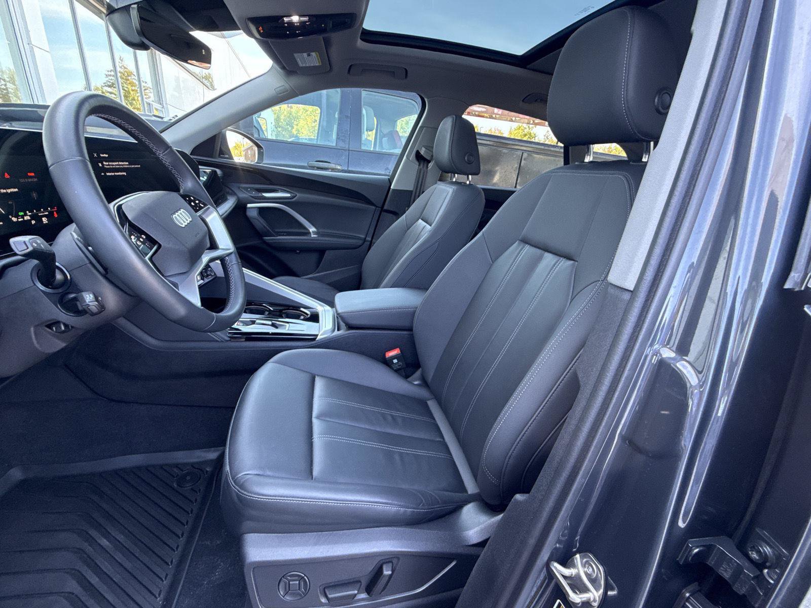 Used 2025 Audi Q5 Premium AWD/4WD image 11