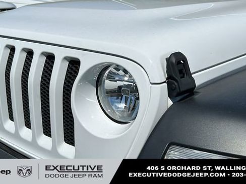 Used 2022 Jeep Wrangler Unlimited Sport w/ Sun And Sound Package AWD/4WD image 4