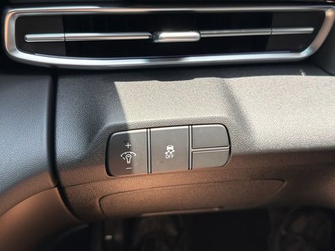 New 2026 Hyundai Elantra Limited FWD image 29