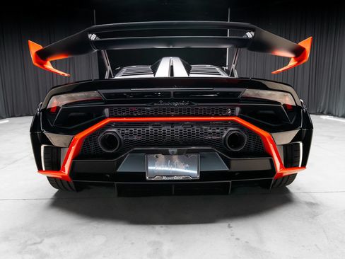 Used 2021 Lamborghini Huracan STO RWD image 36