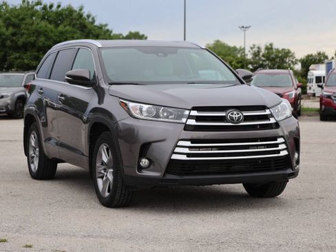 Used 2018 Toyota Highlander Limited AWD/4WD image 4