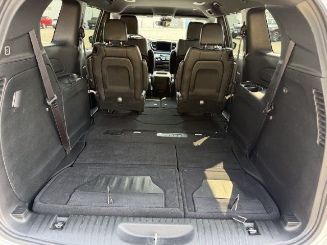 Used 2026 Chrysler Pacifica Select FWD image 18