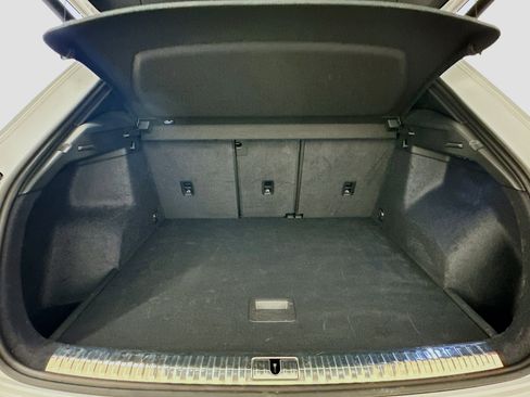 Used 2025 Audi Q3 2.0T Premium image 30