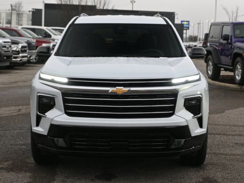 New 2026 Chevrolet Traverse High Country w/ LPO, Floor Liner Package FWD image 3