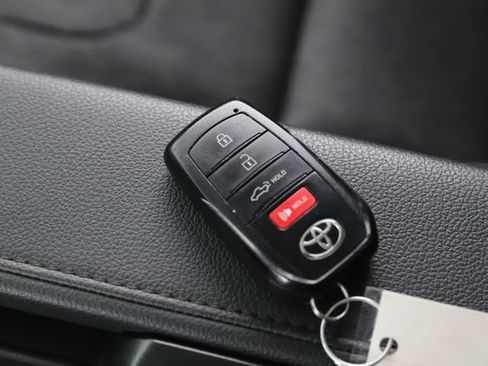 Used 2023 Toyota Tundra Limited AWD/4WD image 19